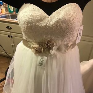 Wedding dress with attached sash